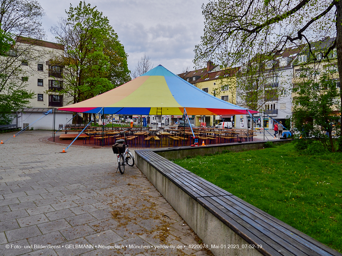 01.05.2023 - Maibaumaufstellung in Berg am Laim